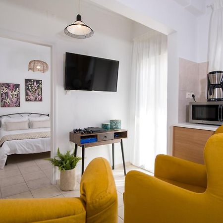 Center Manolia Dream 1 Bedroom Apartment 100M Away From The Beach Chania  Buitenkant foto